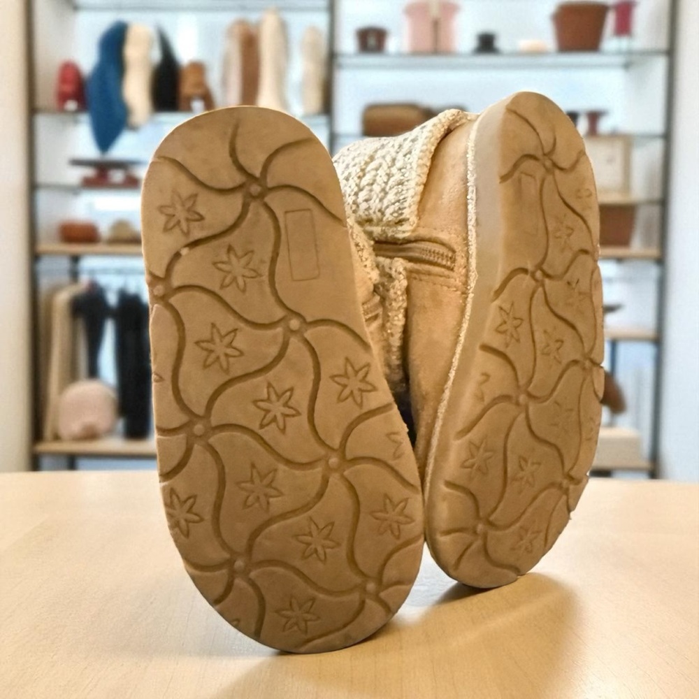 Seychelles Kids Beige Butterfly Knit Boots - Picture 12 of 14